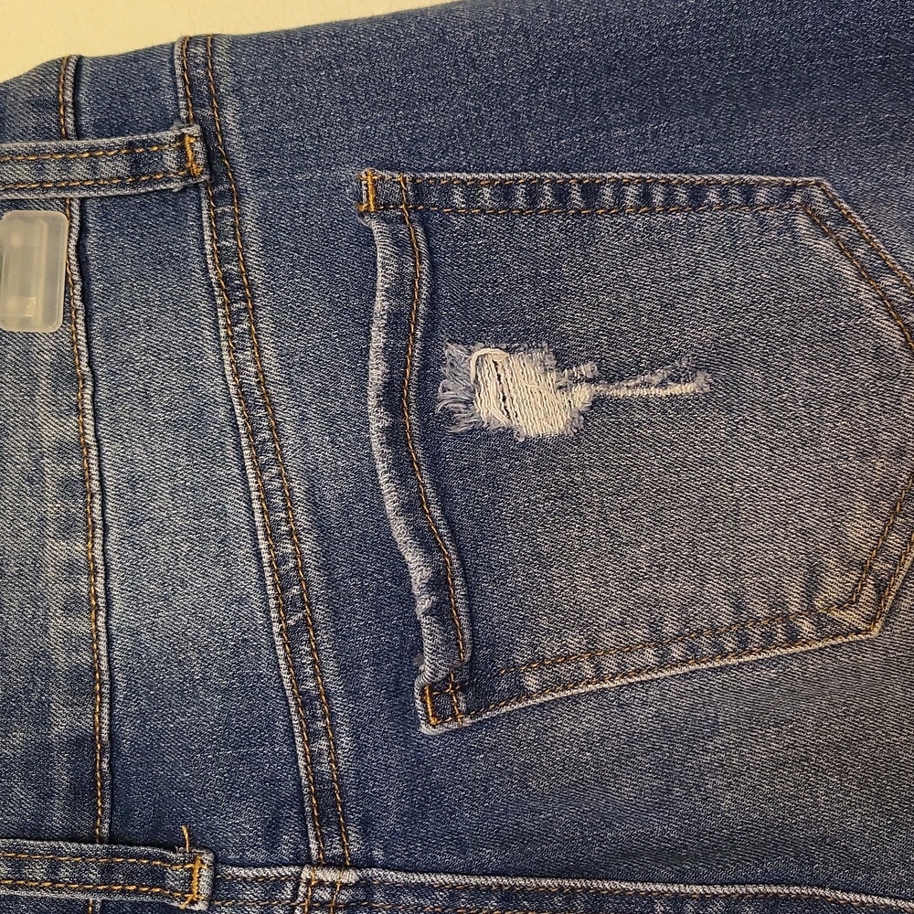 Copperflash High Rise Slim Straight Frayed Hem Jeans. Size 6 - Picture 10 of 16